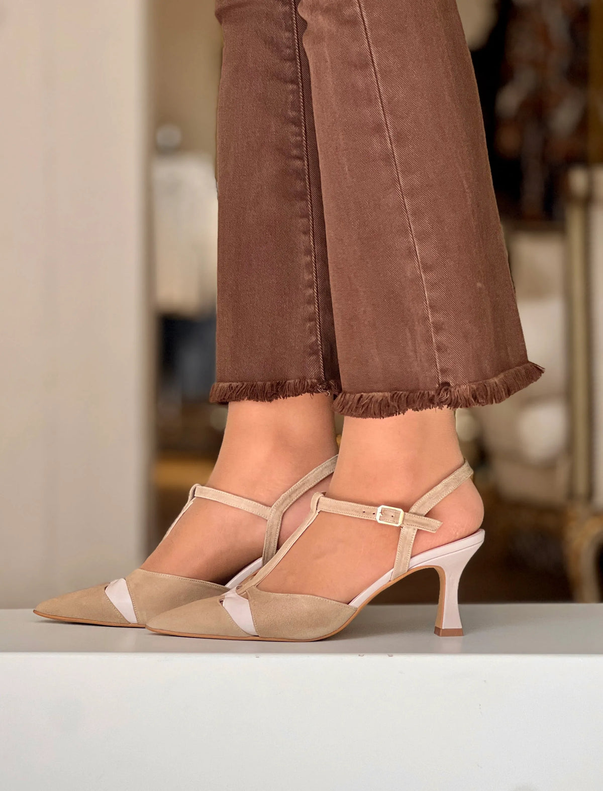 Zapato de salón tacón medio taupe Francine